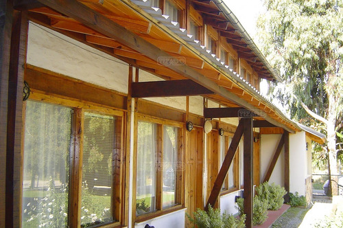 Turístico En Venta Ubicado En Nahuel Malal, Bariloche