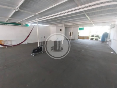 En Venta Hermosa Y Amplia Casa Ubicada En Barrio Lourdes Maracay 03js