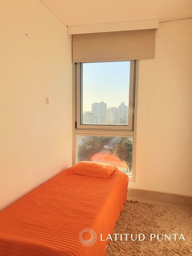 Imagen 22 de 24 de Piso Alto En Le Parc, 2 Dormitorios En Suite Más Dependencia