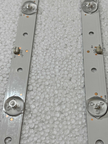 Imagen 2 de 2 de Tiras Led Xion Xiled32c Repuesto Iluminacion Nuevas