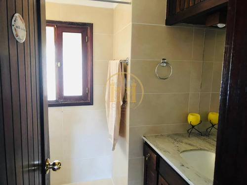 Alquilo Casa, 4 Dormitorios, 3 Baño, Punta Del Este, Maldonado.