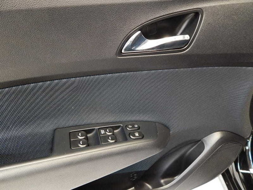 Imagem 12 de 15 de Hyundai Hb20 Comfort Plus 2015