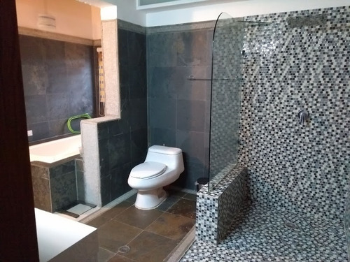 Imagen 9 de 12 de Venta Casa Los Robles El Hatillo. Actualizada Y Tranquila