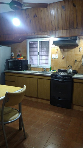 Casa Ubicada En Isidro Casanova, Partido De La Matanza, Excelente Ubicación.