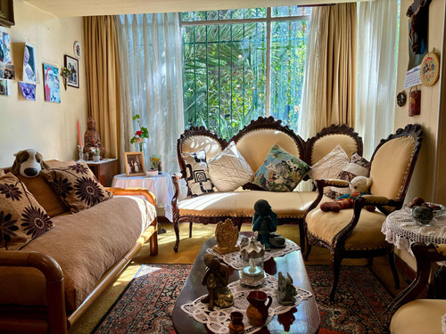 Excelente Ubicación, 6 Dormitorios, 4 Baños, Sólida, 5 Norte
