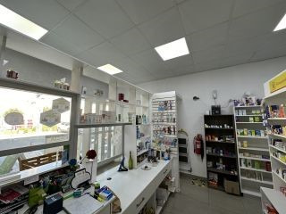 Local Comercial En Primer Piso Con Habilitación De Farmacia