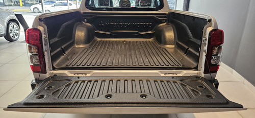 Mitsubishi L200 2.4 Di-d High Power 181cv Cuero