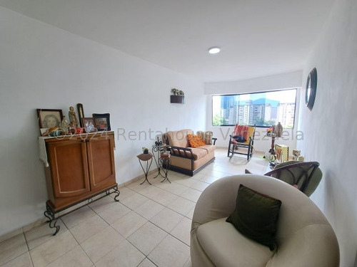 Apartamento En Venta Excelente Distribucion Y Ubicacion Akmg Prebo Valencia