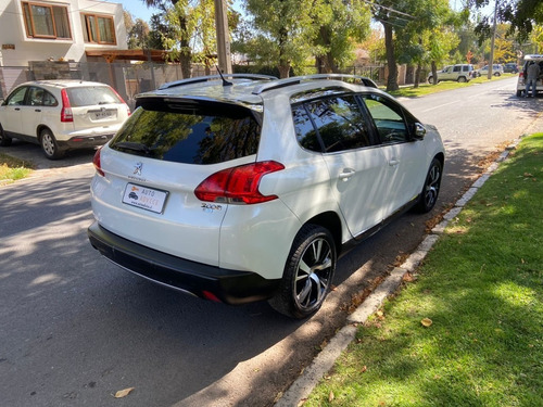 Imagen 6 de 15 de Peugeot 2008 Premier 1