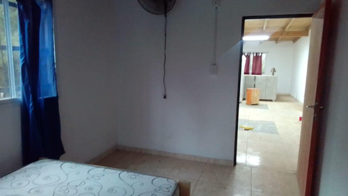 Casa En Venta - 2 Dormitorios 2 Baños - 1.250mts2 - Arana - La Plata