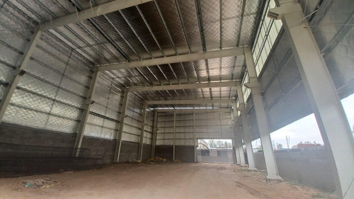 Nave Industrial En La Reja