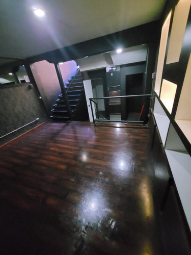 Imagen 8 de 11 de Arriendo Oficina Con Entrada Directa Santa Lucia Metro