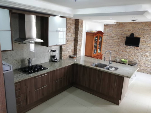 Imagen 2 de 19 de Thown House Urb. Villas Del Sol (marco Valencia 04243431163)