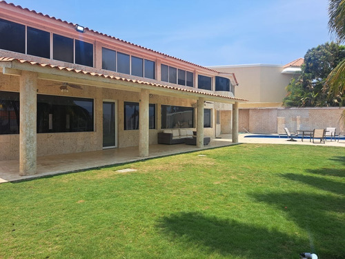 Casa En Venta Urb Las Villas Complejo Turístico El Morro Lecheria