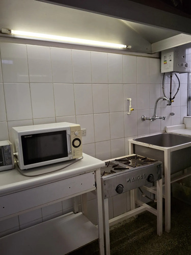 Local Comercial Equipado Para Panadería Con Dpto Interior