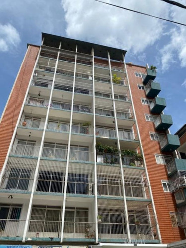 Excelente Oportunidad En Los Palos Grandes - Apto. En Venta