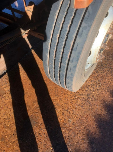 Imagem 10 de 12 de Caminhão Munck
