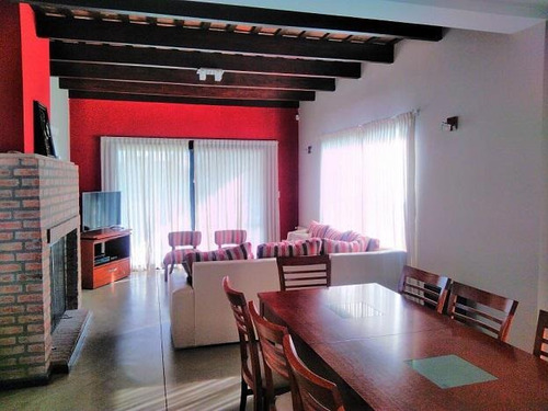 Imagen 6 de 29 de Casa De 3 Dormitorios En Venta Con Pileta Y Galería Hostal Del Sol
