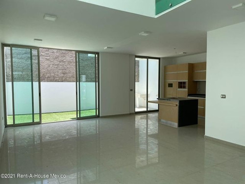 Imagen 13 de 14 de Air 22-672 Casa En Venta. Zona El Mirador. Amplios Espacios.
