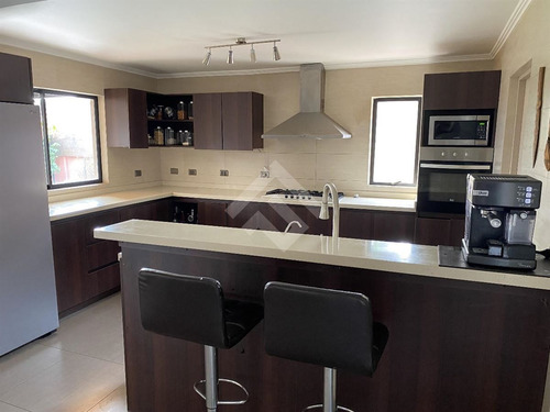 Casa En Venta De 4 Dorm. En Quilpué
