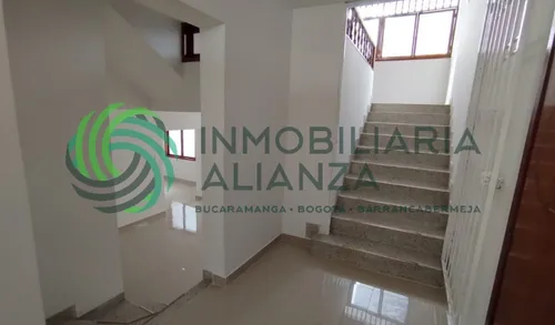 Casa En Arriendo En Altos De Cabecera. Cod A16991