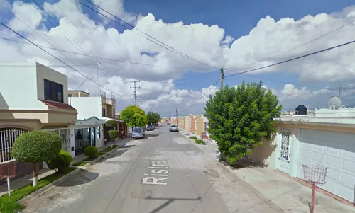 Sg- Casa En Remate Bancario En Ristra, Fracc Hacienda El Cortijo , Saltillo, Coahuila.