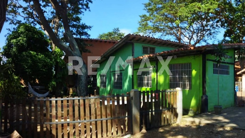 Imagen 9 de 14 de Re/max 2mil Vende Casa / Townhouse En Los Caobos - Isla De Margarita