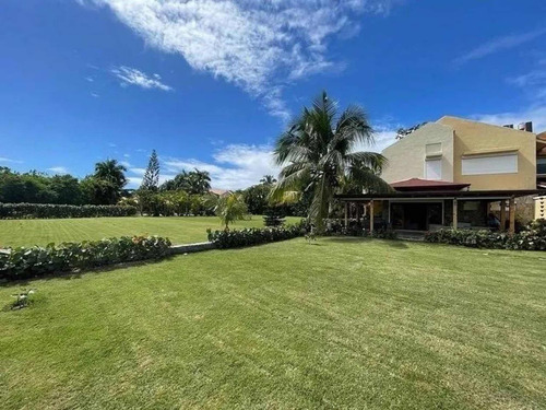 Hermosa Villa En Venta Amueblada