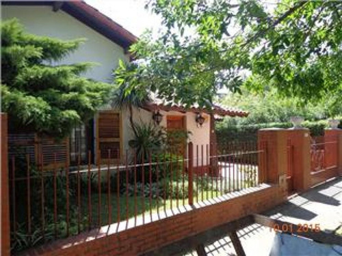 Imagen 8 de 12 de Gran Chalet En La Mejor Zona De Ituzaingo Sur Con Todos Los