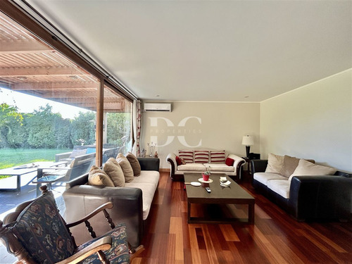 Casa En Venta De 5 Dorm. Piedra Roja Chicureo Colina