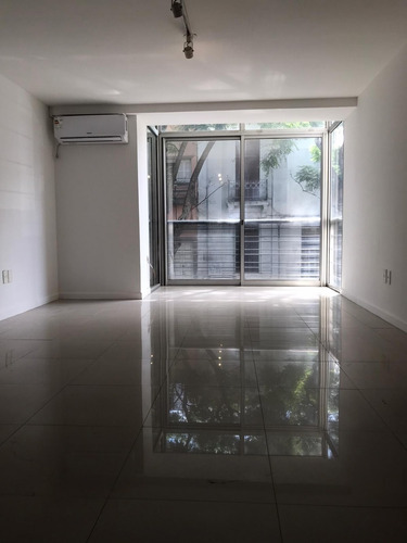 Alquiler Pocitos Mono Ambiente, Al Frente Por Escalera, Azot