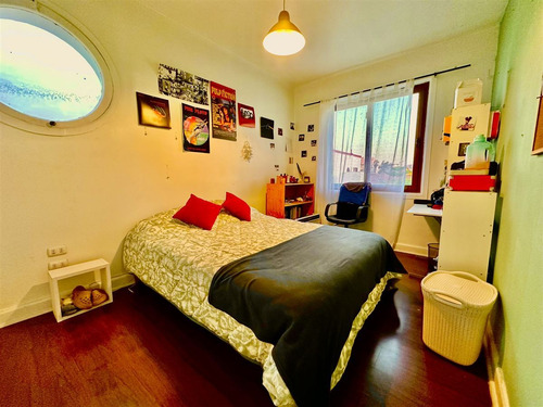 Casa En Venta De 4 Dorm. En Ñuñoa