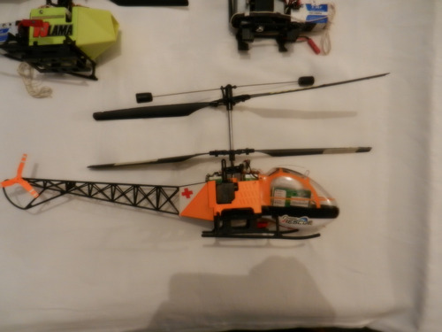 Helicopteros A Control Remoto Esky Y Venom ( Refaccones) (Usado)