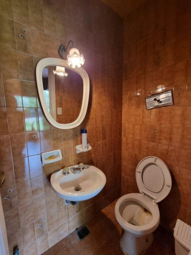 Venta De Casa En Adrogue Sobre Calle Nother