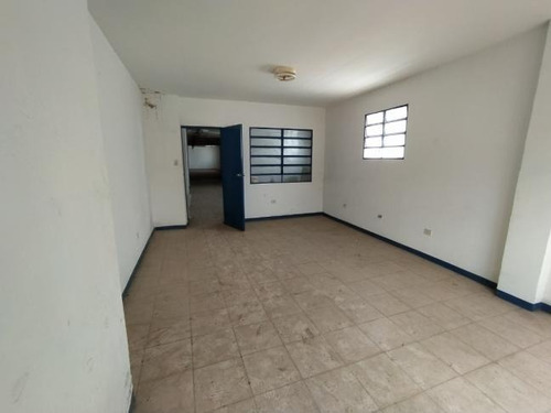 Imagen 2 de 11 de Se Alquila Cómodo Edificio En El Cementerio / Natalia Corzo 04123389698