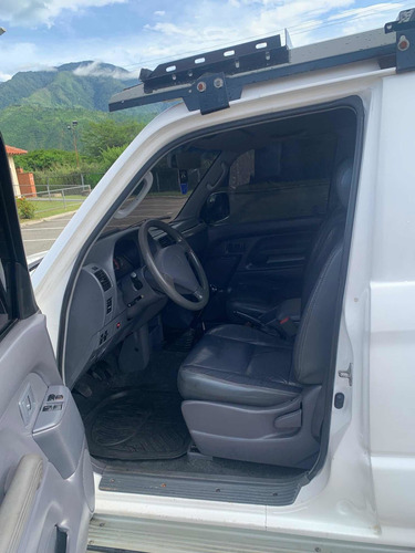 Imagen 10 de 14 de Toyota Prado Meru
