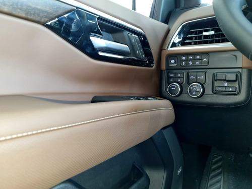 Chevrolet Suburban 6.2 High Country 4X4 At