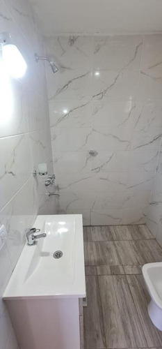 Finca En Venta. Mendoza, Con Casa Y 4 Duplex.