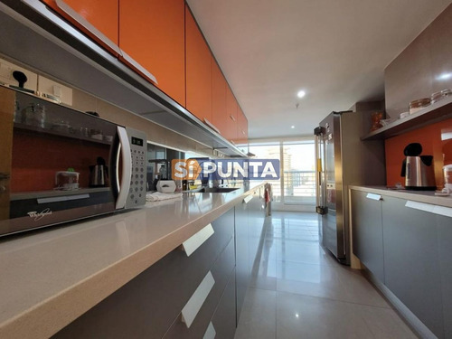 Imagen 18 de 25 de Apartamento En Venta De Máxima Categoría , Playa Mansa , Punta Del Este