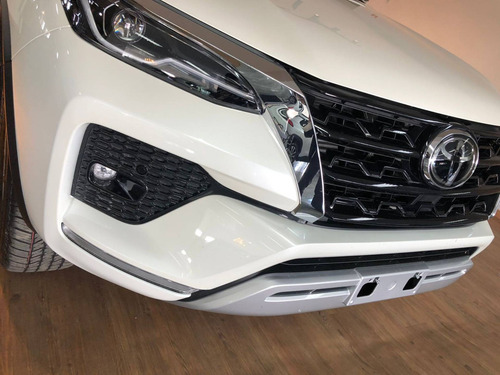 Imagem 2 de 15 de Toyota Hilux Sw4 2.8 D-4d Turbo Diesel Srx 7l 4x4
