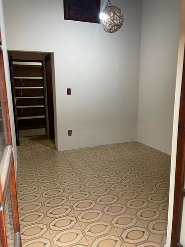 Alugo Casa No Indaiá A 250m Da Praia - (iptu Incluso)