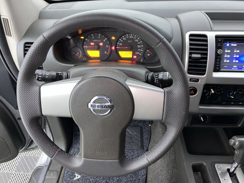 Imagen 16 de 25 de Nissan Navara High Lujo Le 2.5 Turbo