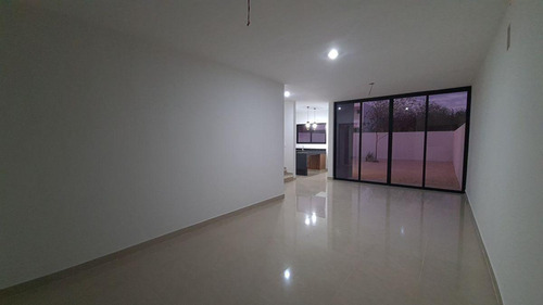 Casa En Venta Merida, San Diego Cutz En Privada, Modelo Min, Preventa A 5 Meses Y Medio.