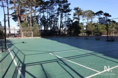 Departamento De 4 Dormitorios En Venta En Roosevelt, Punta Del Este.
