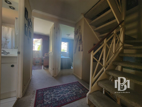 Casa En Venta De 5 Dorm. En Vitacura
