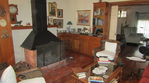 Imagen 5 de 12 de Casa Próxima A La Plaza De La Cruz 5 Amb Jardín,pileta Y Garage Dos Autos