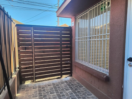 Casa En Venta De 2 Dorm. En Coquimbo