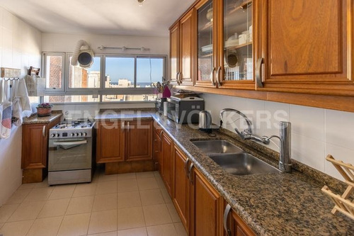 Imagen 8 de 13 de Piso Alto Con Vistas Panorámicas En Villa Biarritz - Id 3970