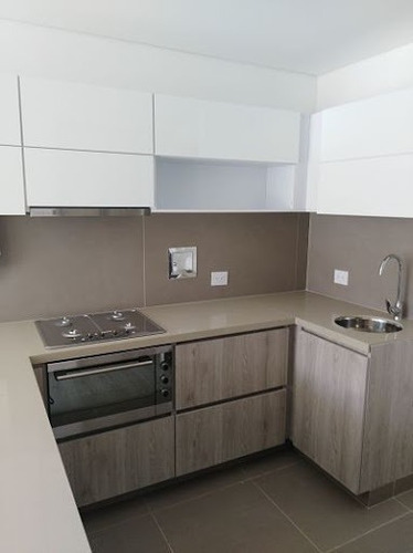 Imagen 5 de 23 de Apartamento En Arriendo Las Aguas 90-64580