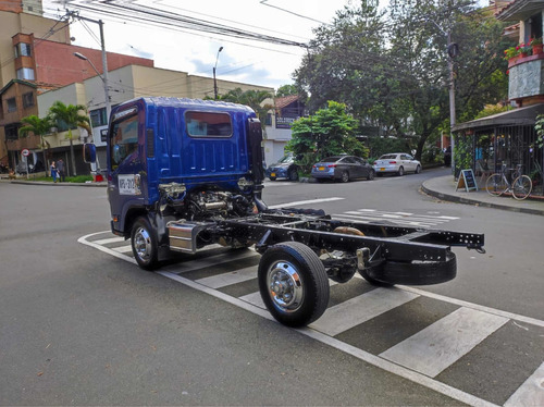 Imagen 3 de 20 de Chevrolet Nhr 2018 Full